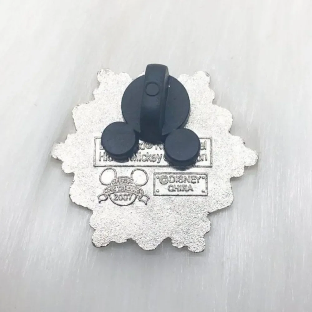 🔮 5/$25 Disney‎ Donald Duck Snowflake Pin